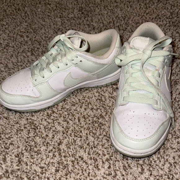 Nike dunks mint Green Sneakers Classic Low-Top Design - Picture 1 of 3